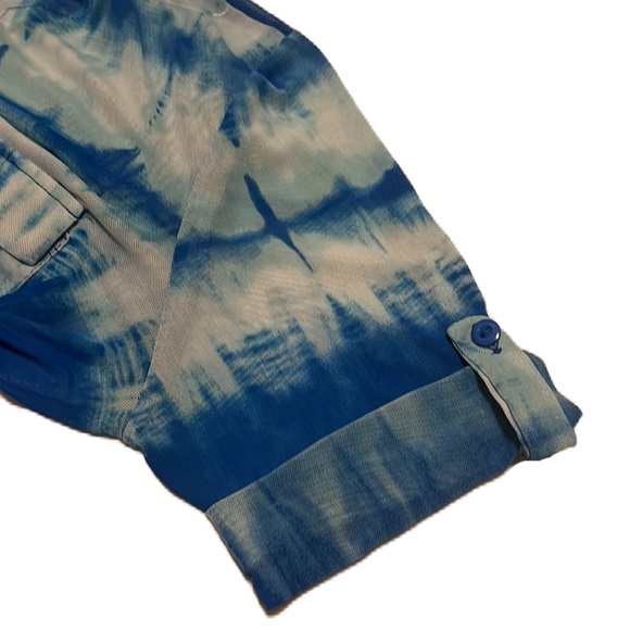 Faith & Joy, Tie Dye, Roll Tab Sleeves, Chest Pockets, V-Neckline Top, Large - Picture 4 of 6